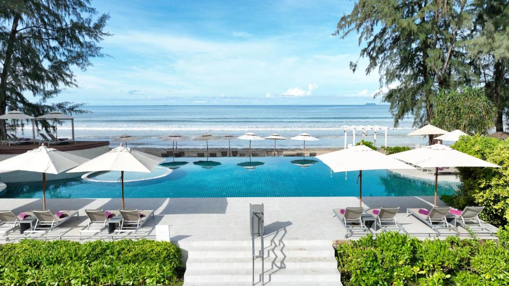 Twin Lotus Resort and Spa
